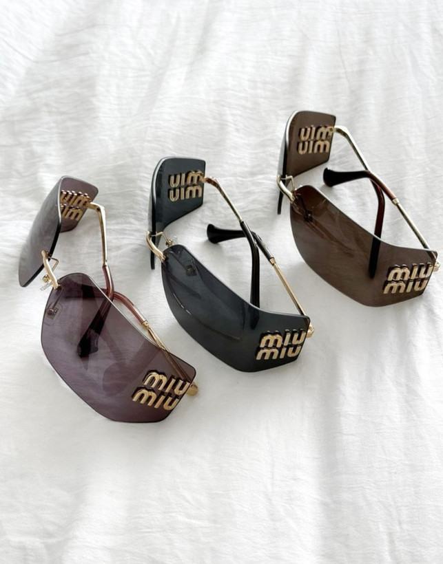 عینک آفتابی زنانه برند میومیو miu miu کد2114V